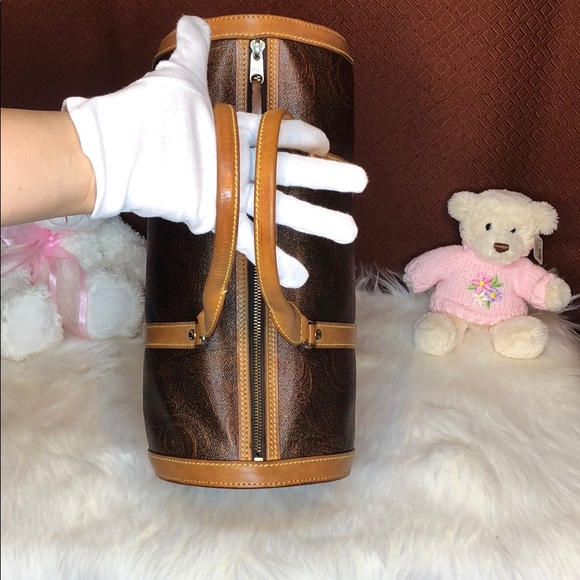 Authentic ✅ - Picture 4 of 8